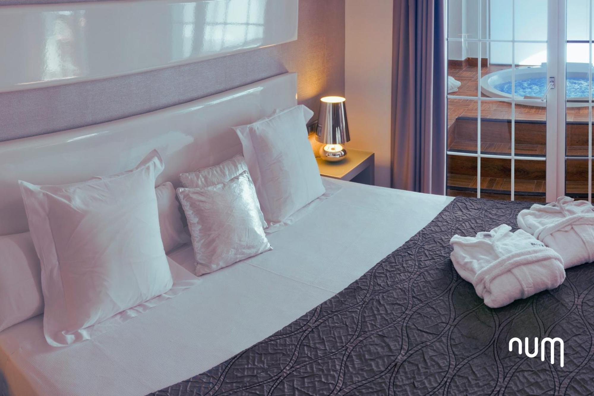 King Suite with Spa Bath,1586106497:JPEG